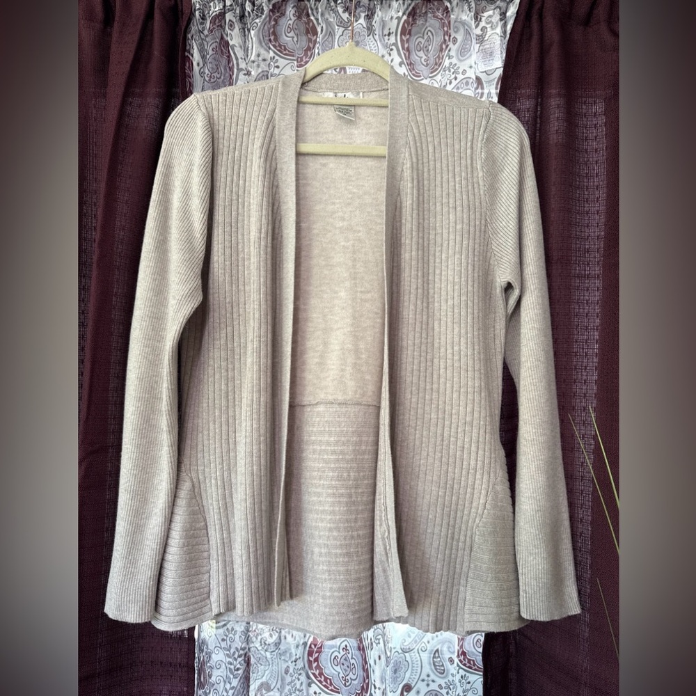 RB1 isela Grey Cardigan Ribbed sweater Size Medium